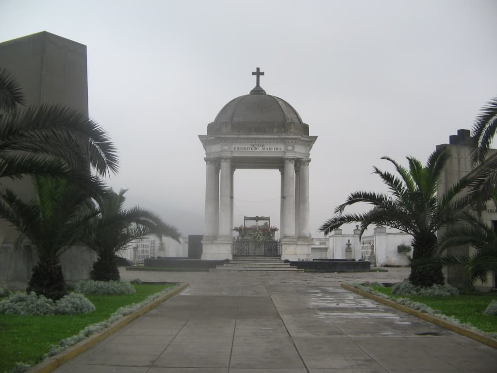 Cementerio Presbítero Maestro