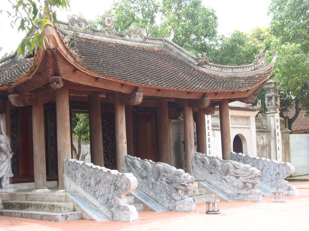 Ly Thai To Statue & Park