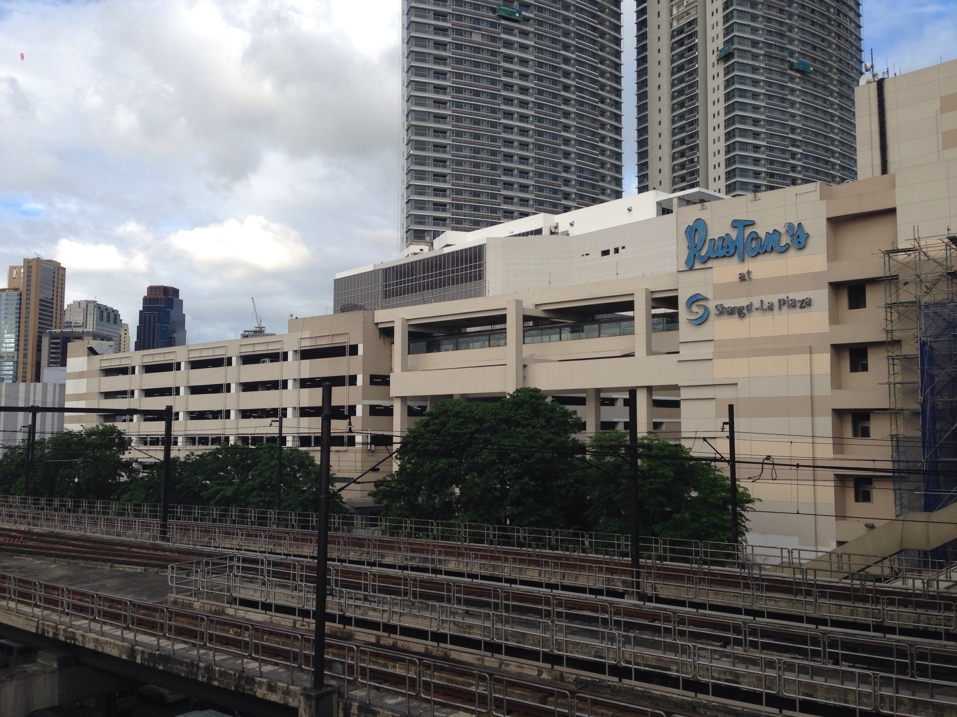 Shangri-La Shopping Plaza