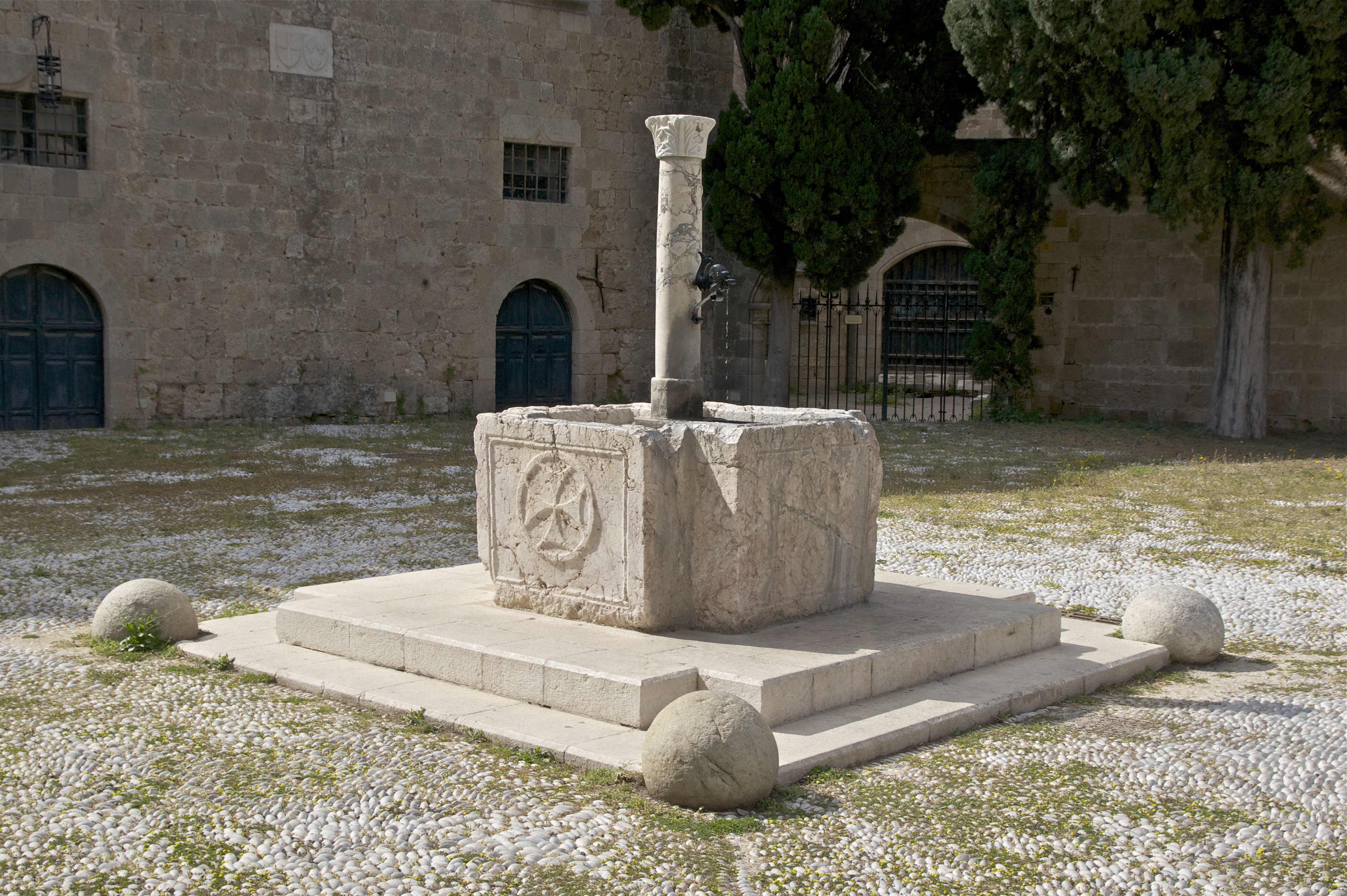 Lion Square (Plateia Venizelou)